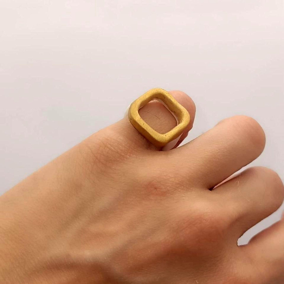 El Yapımı Seramik Yüzük - Gold Kare